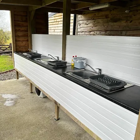 Gypsy Bow Top Caravan Llangranog Exterior photo